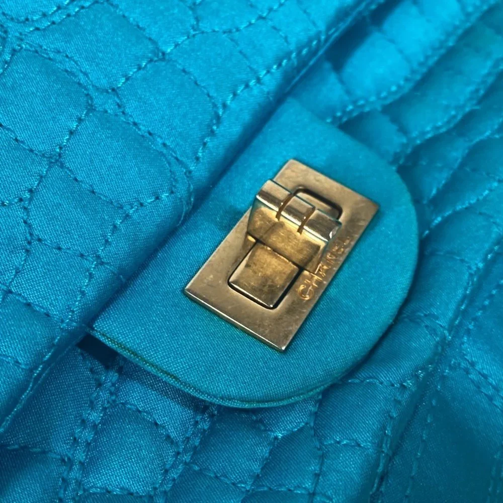 CHANEL Blue Shoulder Bag